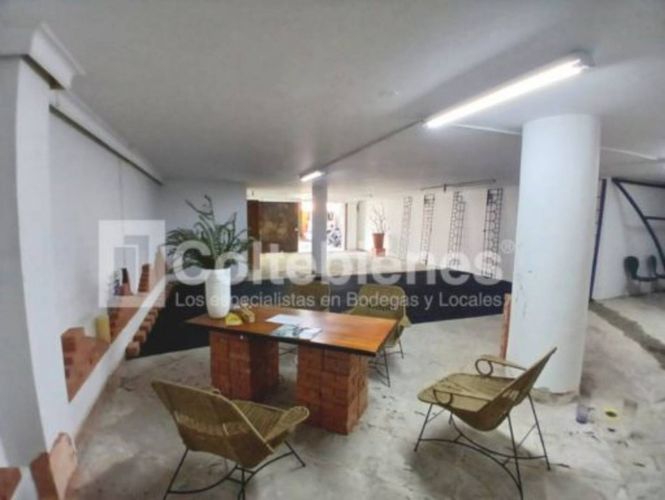 Local en arriendo en La Floresta, Medellín, 135 m² · foto 10 de 12