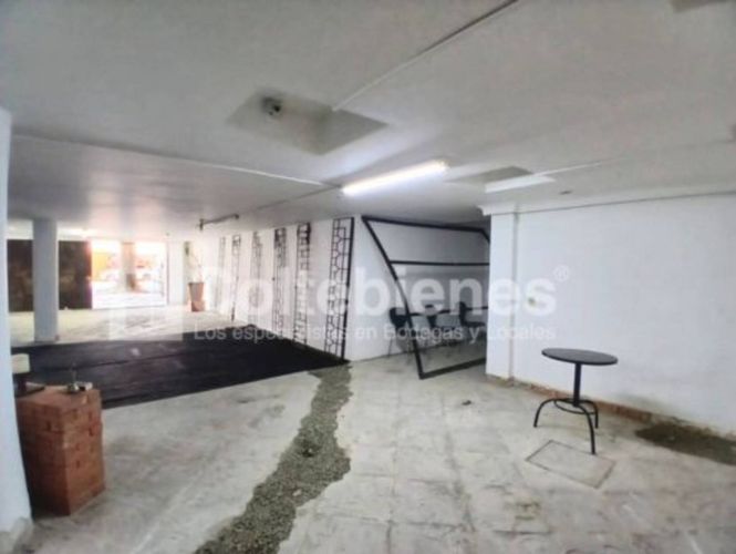 Local en arriendo en La Floresta, Medellín, 135 m² · foto 11 de 12