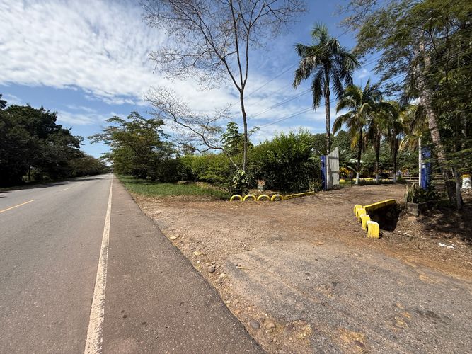 Finca en venta en Alto De Pompeya, Villavicencio, 12800 m² · foto 11 de 24