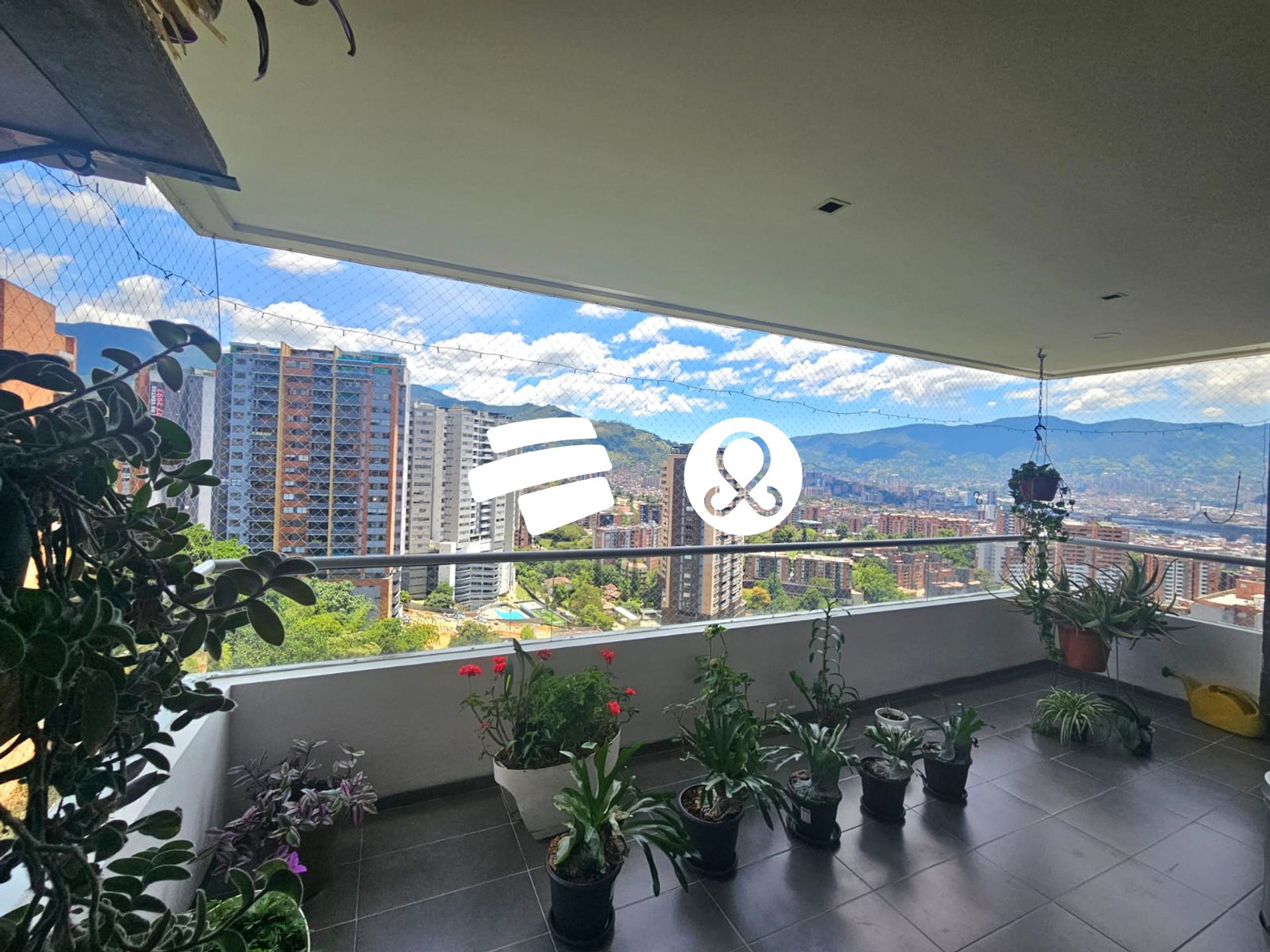 Apartamento en Venta en Loma del Esmeraldal, Envigado