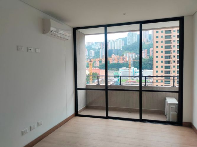 Apartamento de 2 alcobas en arriendo en Simesa, Medellín, 94 m² · foto 3 de 16