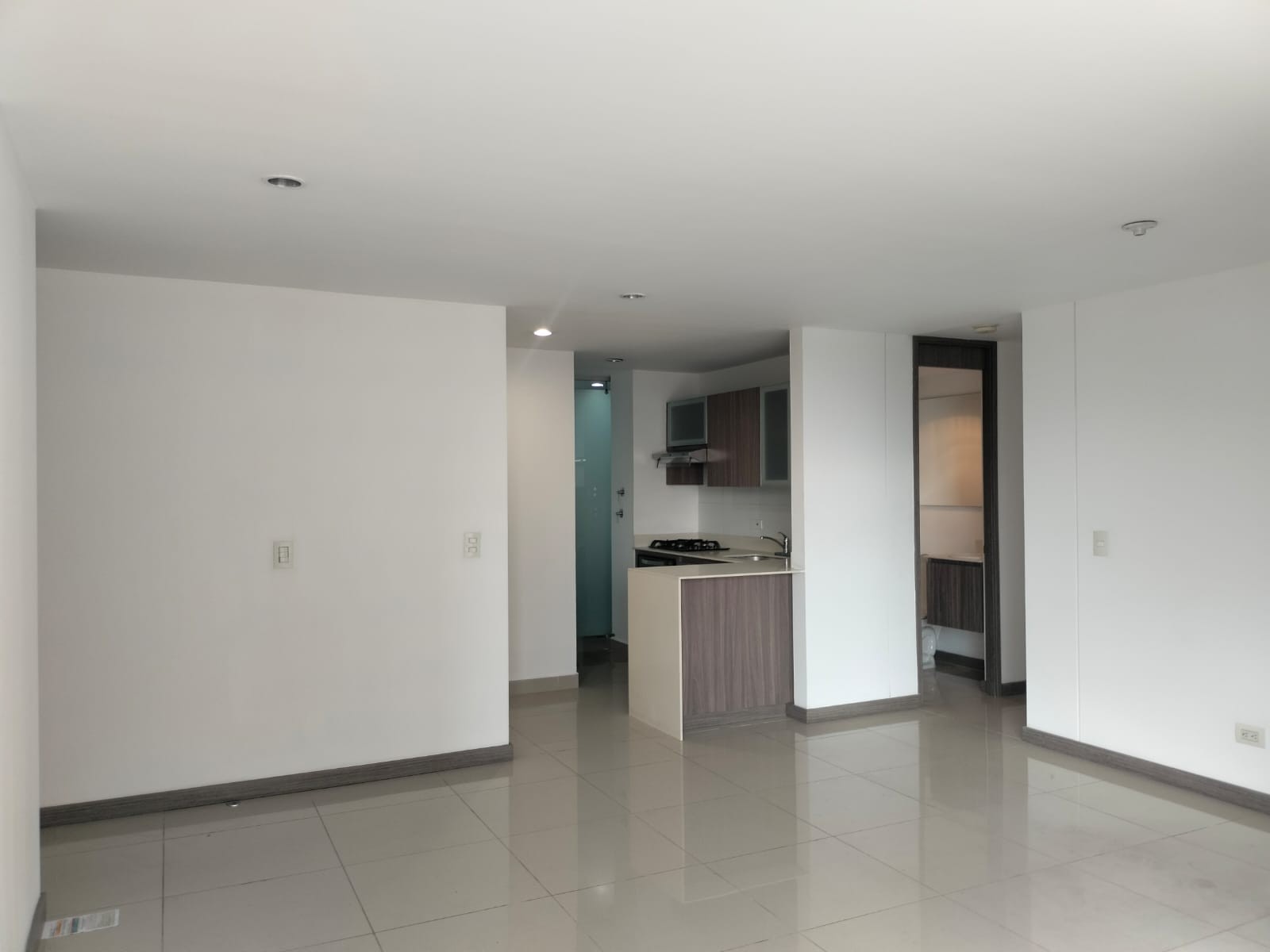 Apartamento en arriendo en El Poblado, Medellín · foto 6 de 14