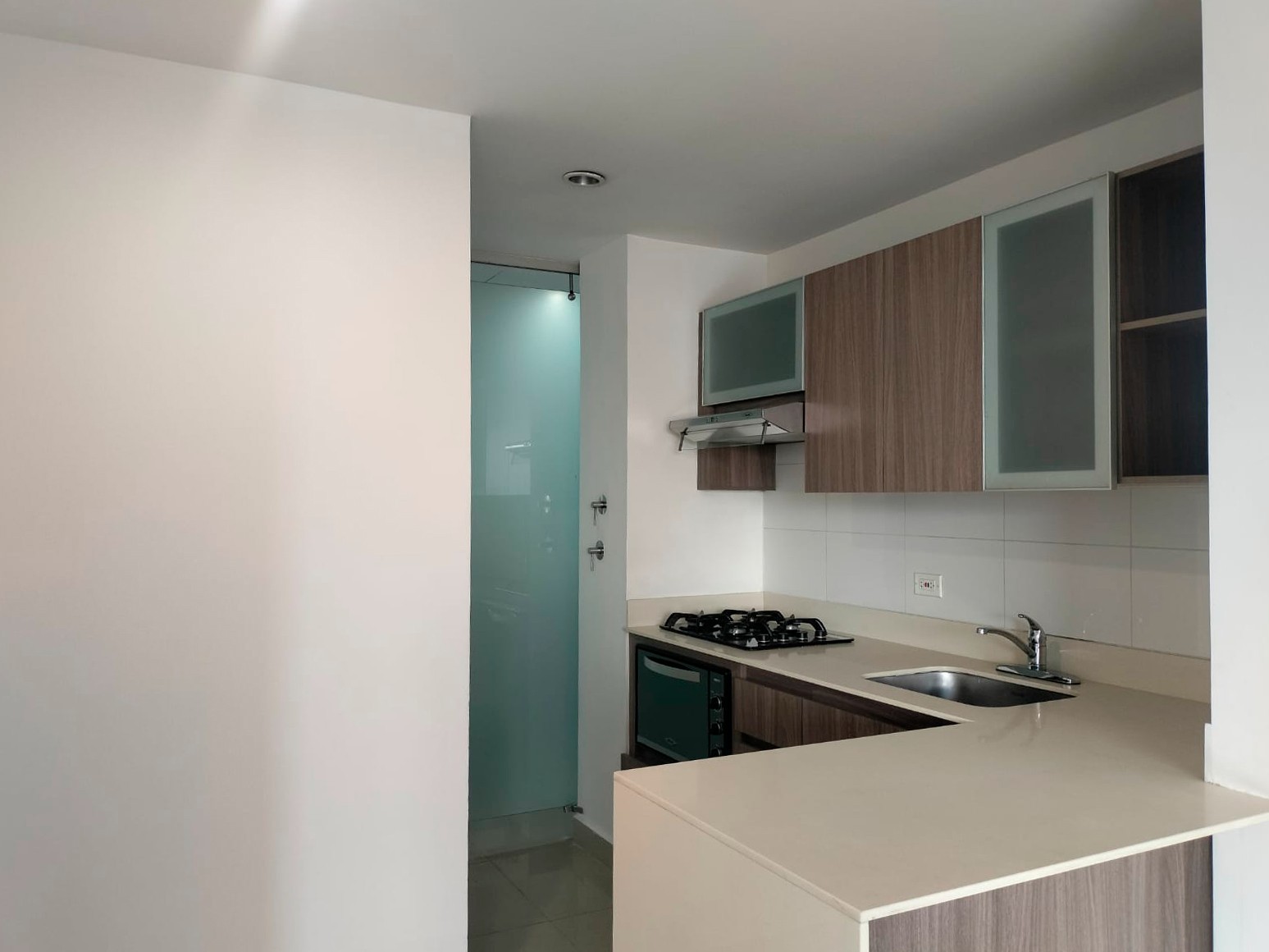 Apartamento en arriendo en El Poblado, Medellín · foto 3 de 14