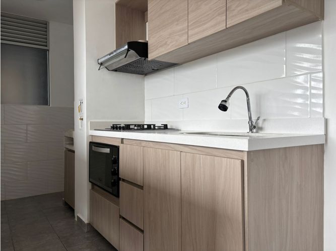 Apartamento de 3 alcobas en venta en Alto Del Medio, Rionegro, 57 m² · foto 2 de 15