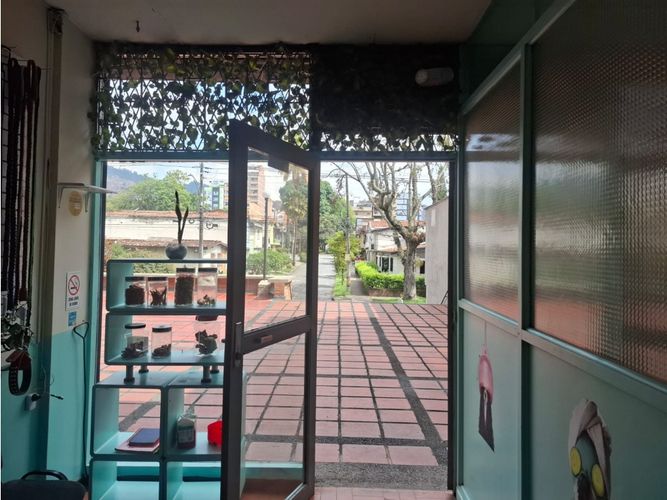 Local en venta en Los Colores, Medellín, 33 m² · foto 5 de 9