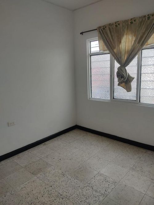 Casa de 8 alcobas en venta en El Poblado I, Cali, 60 m² · foto 9 de 24