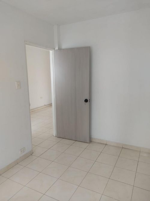 Casa de 8 alcobas en venta en El Poblado I, Cali, 60 m² · foto 19 de 24