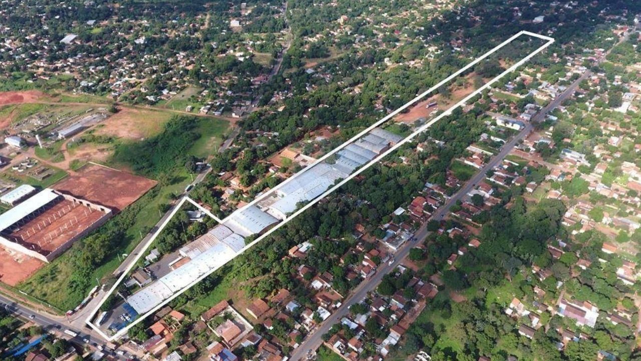 ALQUILO DEPOSITO INDUSTRIAL CON ALTA CAPACIDAD DE ALMACENAMIENTO | ZONA DE ALTO TRÁNSITO VEHICULAR CON ACCESO A 3 CALLES — foto 2