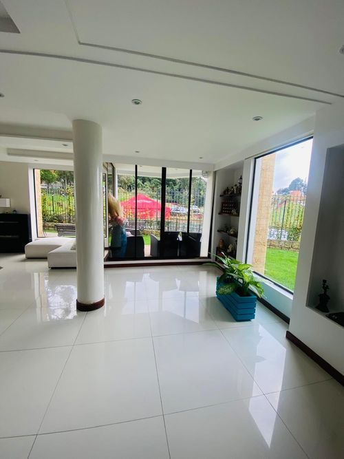 Casa de 3 alcobas en venta en Cedro Salazar, Bogotá, 350 m² · foto 5 de 24