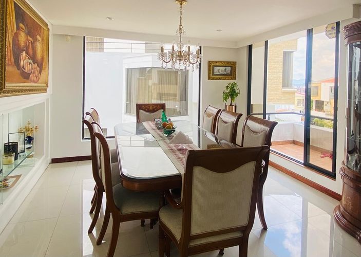 Casa de 3 alcobas en venta en Cedro Salazar, Bogotá, 350 m² · foto 7 de 24