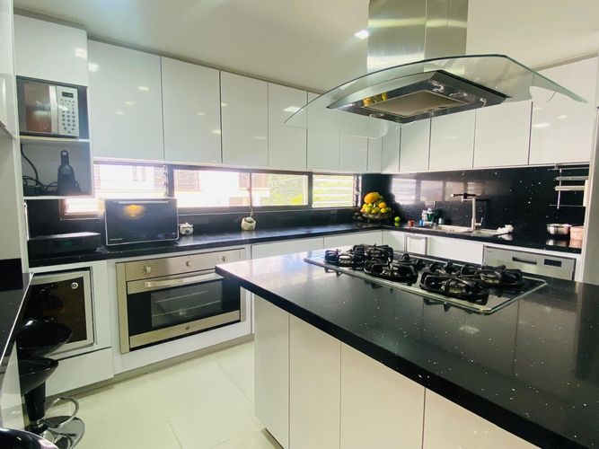 Casa de 3 alcobas en venta en Cedro Salazar, Bogotá, 350 m² · foto 9 de 24