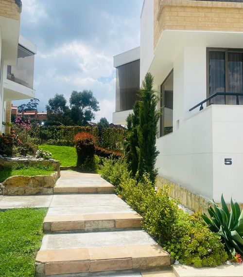 Casa de 3 alcobas en venta en Cedro Salazar, Bogotá, 350 m² · foto 24 de 24