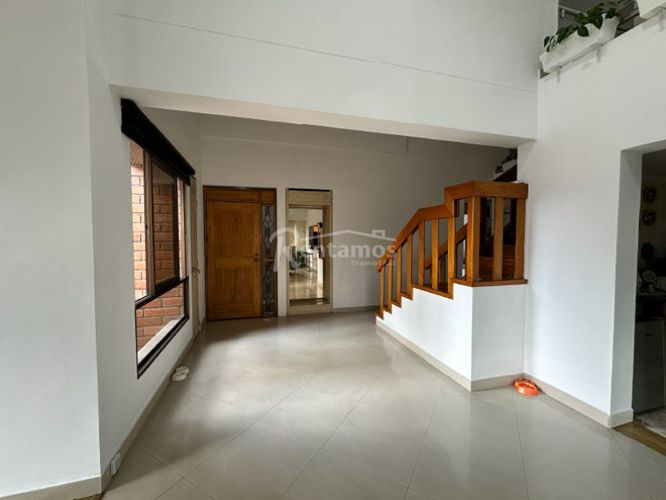 Apartamento de 4 alcobas en venta en Los Naranjos, Medellín, 265 m² · foto 7 de 24