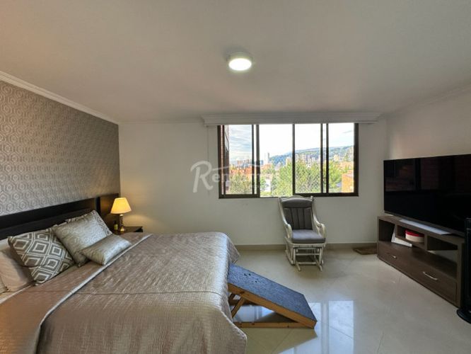 Apartamento de 4 alcobas en venta en Los Naranjos, Medellín, 265 m² · foto 11 de 24
