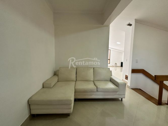 Apartamento de 4 alcobas en venta en Los Naranjos, Medellín, 265 m² · foto 18 de 24