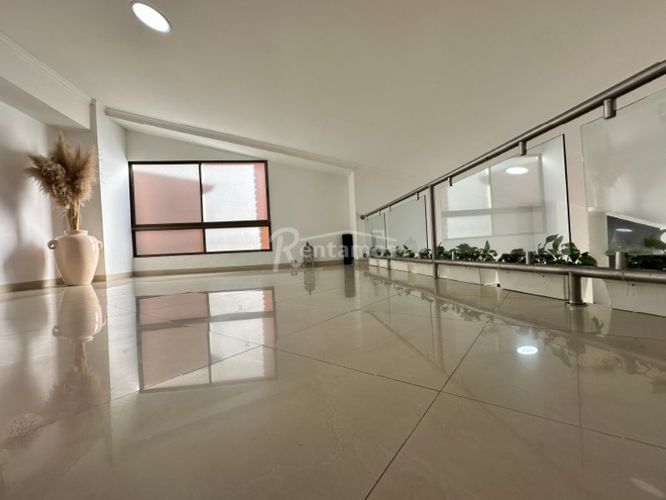 Apartamento de 4 alcobas en venta en Los Naranjos, Medellín, 265 m² · foto 20 de 24