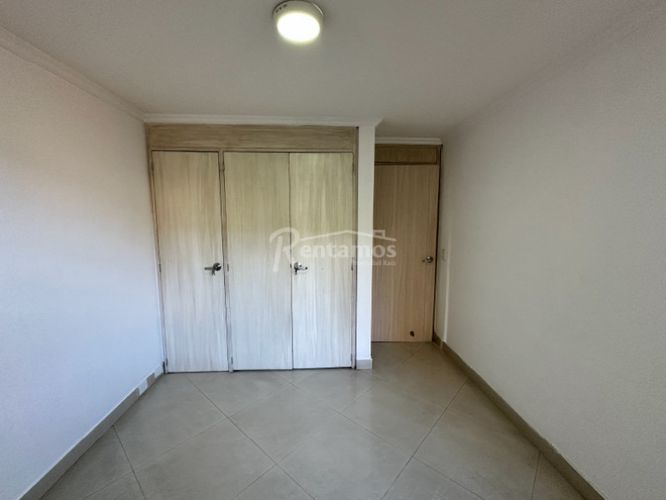Apartamento de 4 alcobas en venta en Los Naranjos, Medellín, 265 m² · foto 21 de 24
