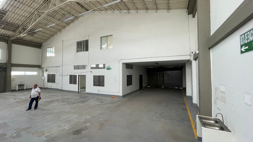 Bodega en arriendo en Arroyohondo, Yumbo, 2000 m² · foto 2 de 24