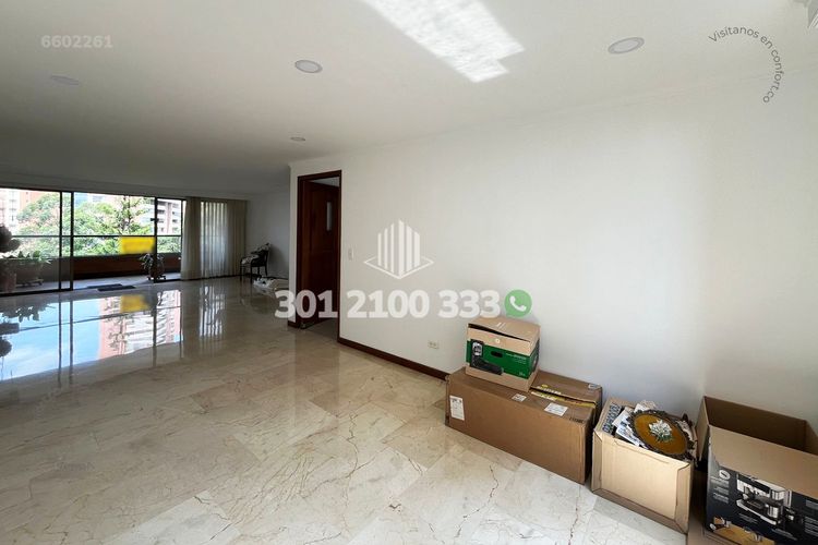 Apartamento de 3 alcobas en arriendo en El Tesoro, Medellín, 198 m² · foto 2 de 24