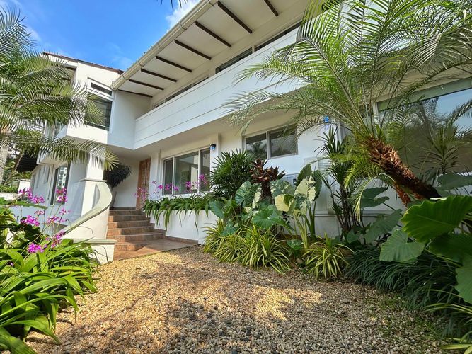 Casa de 4 alcobas en venta en Juanambu, Cali, 380 m² · foto 2 de 24