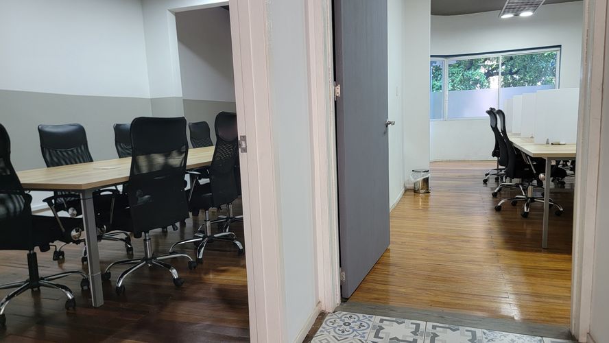 Casa de 11 alcobas en venta en Centenario, Cali, 320 m² · foto 17 de 24