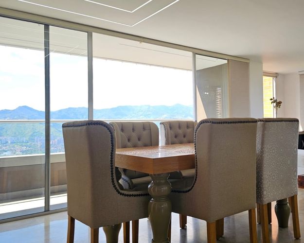 Apartamento de 3 alcobas en venta en El Poblado, Medellín, 165 m² · foto 3 de 14