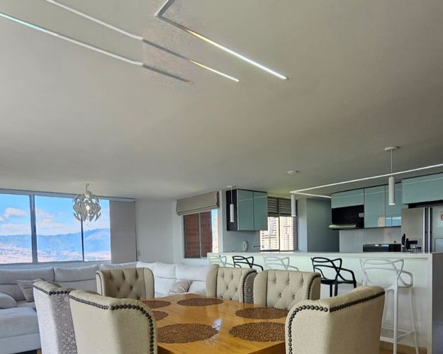 Apartamento de 3 alcobas en venta en El Poblado, Medellín, 165 m² · foto 2 de 14