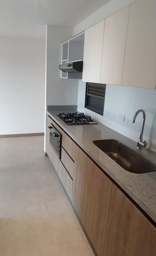 Apartamento de 3 alcobas en venta en San Jose Del Prado, Bogotá, 75 m² · foto 2 de 9