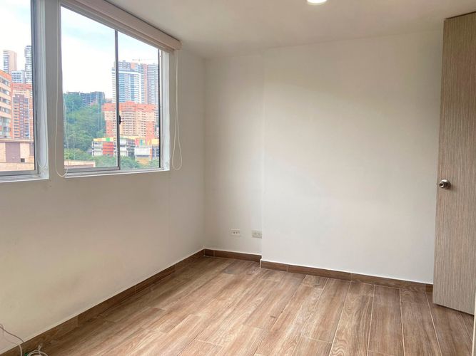 Apartamento de 2 alcobas en venta en Los Alcazares, Sabaneta, 60 m² · foto 15 de 17