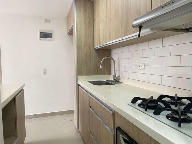 Apartamento de 2 alcobas en venta en Los Alcazares, Sabaneta, 60 m² · foto 3 de 17