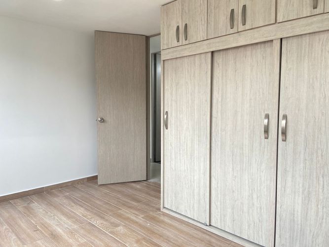 Apartamento de 2 alcobas en venta en Los Alcazares, Sabaneta, 60 m² · foto 12 de 17