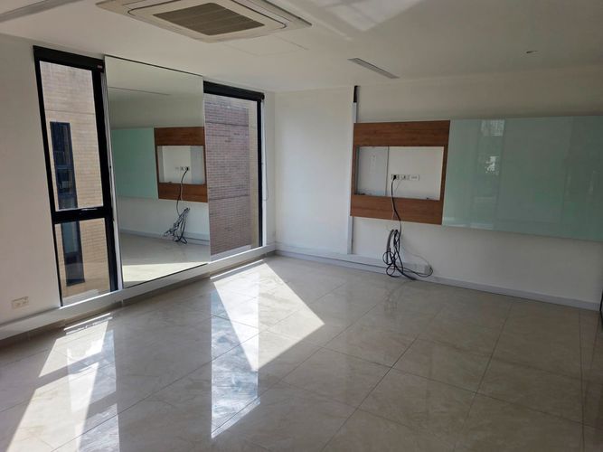 Oficina en arriendo en Cristo Rey, Medellín, 150 m² · foto 9 de 19