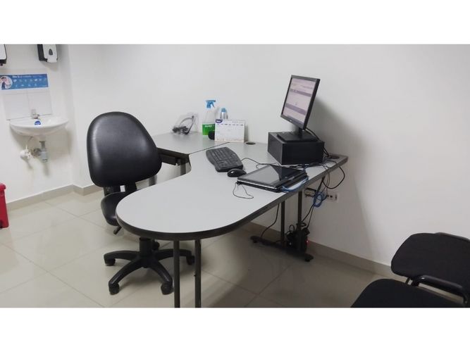 Local en arriendo en Estadio, Medellín, 500 m² · foto 2 de 24