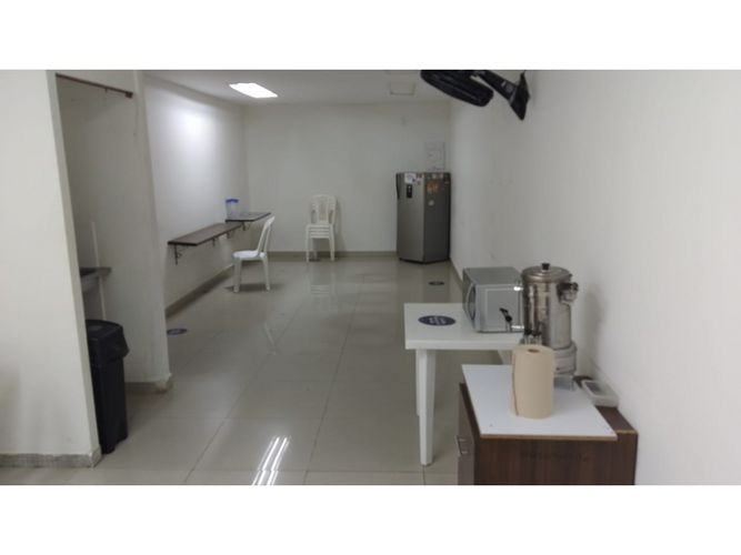 Local en arriendo en Estadio, Medellín, 500 m² · foto 9 de 24