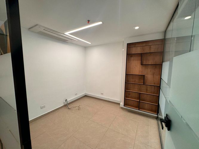 Oficina en arriendo en Cristo Rey, Medellín, 150 m² · foto 14 de 18
