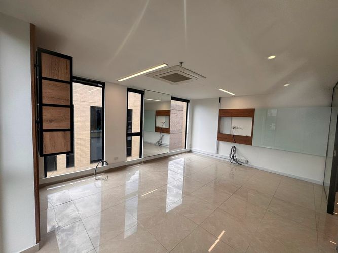 Oficina en arriendo en Cristo Rey, Medellín, 150 m² · foto 8 de 18