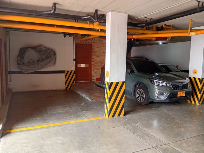 Apartamento de 3 alcobas en venta en Lindaraja, Bogotá, 170 m² · foto 21 de 24