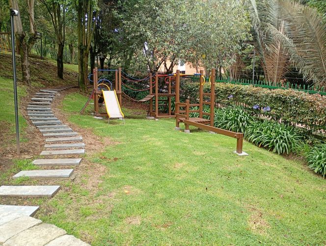 Apartamento de 3 alcobas en venta en Lindaraja, Bogotá, 170 m² · foto 23 de 24