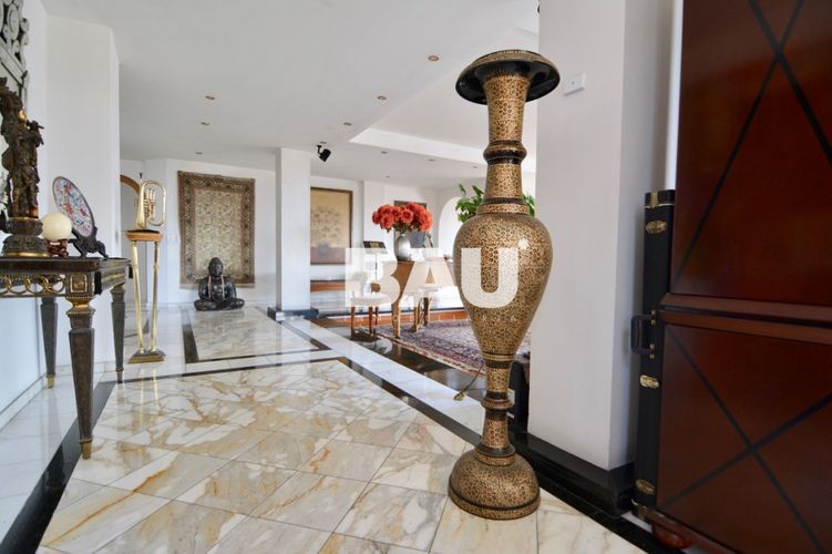 Apartamento de 4 alcobas en venta en Club De Los Lagartos, Bogotá, 384 m² · foto 2 de 24