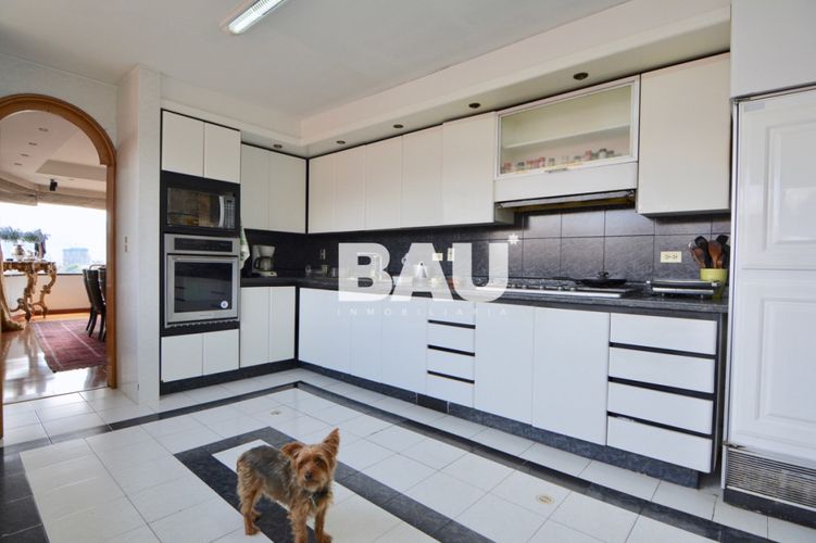 Apartamento de 4 alcobas en venta en Club De Los Lagartos, Bogotá, 384 m² · foto 16 de 24