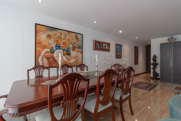Apartamento de 2 alcobas en venta en Santa Barbara, Bogotá, 120 m² · foto 3 de 14