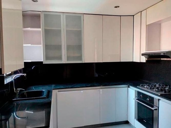 Apartamento de 3 alcobas en arriendo en El Poblado, Medellín, 175 m² · foto 4 de 10