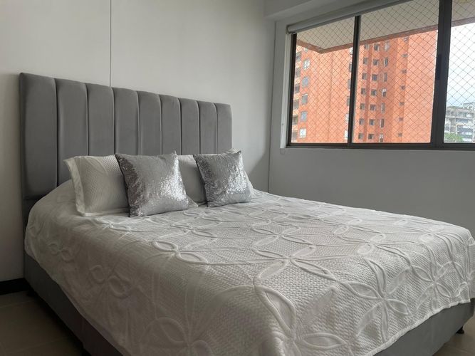 Apartamento de 3 alcobas en arriendo en El Poblado, Medellín, 175 m² · foto 8 de 10