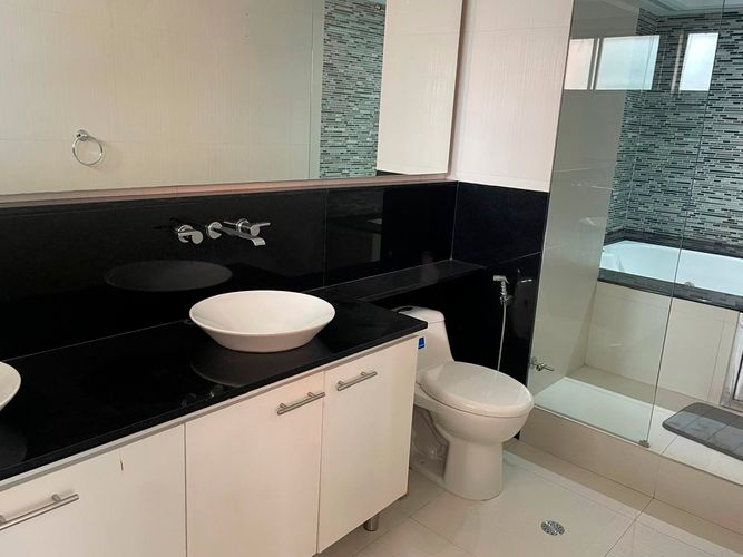 Apartamento de 3 alcobas en arriendo en El Poblado, Medellín, 175 m² · foto 9 de 10