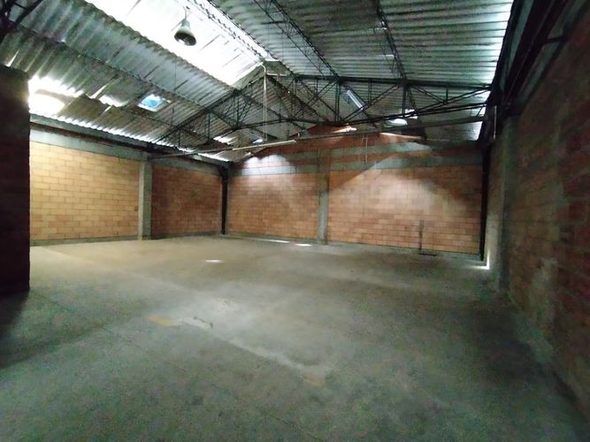 Bodega en arriendo en Primavera, Envigado, 640 m² · foto 13 de 20
