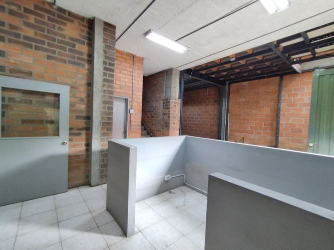 Bodega en arriendo en Primavera, Envigado, 640 m² · foto 14 de 20