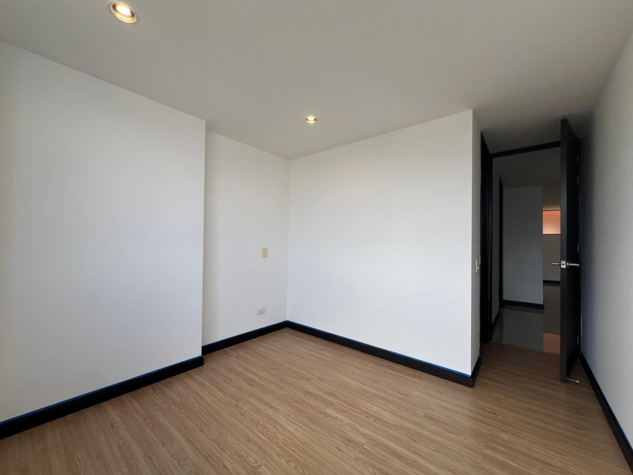 Apartamento en arriendo en La Pradera, Envigado · foto 15 de 19