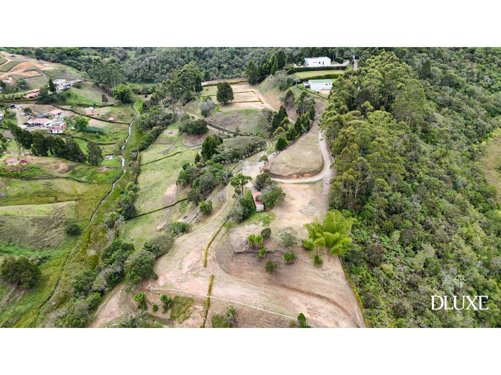 Land in Mampuesto (2046 m²) for Sale