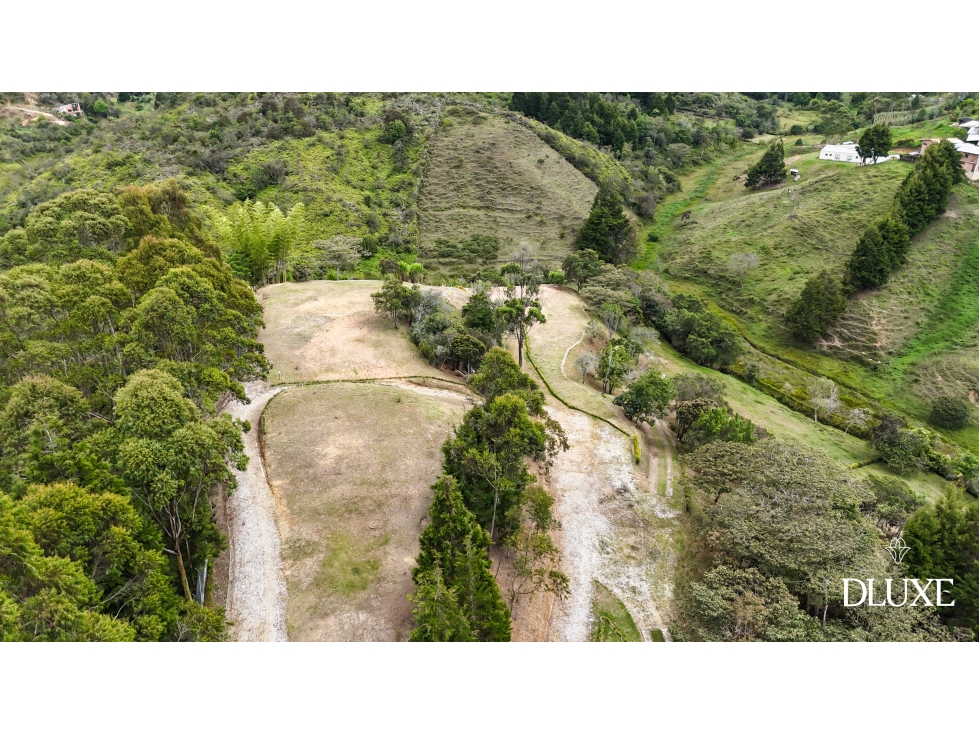 Land in Mampuesto (2046 m²) for Sale - 3