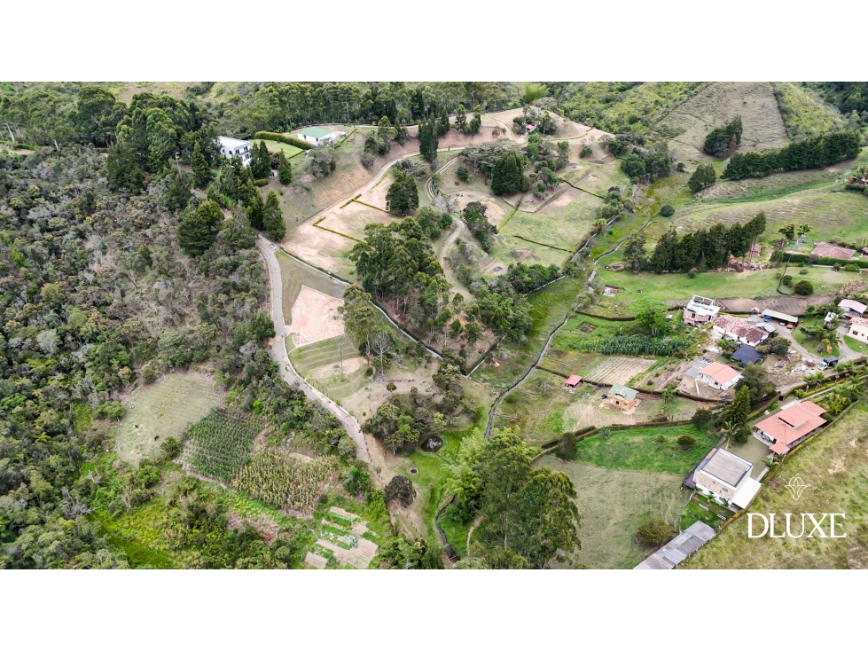 Land in Mampuesto (2046 m²) for Sale - 4